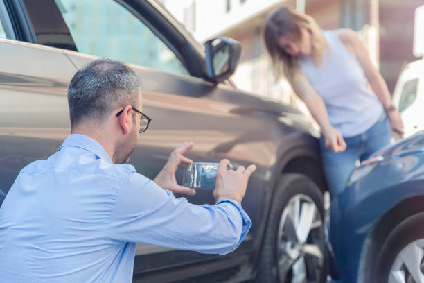 Professional Commercial Auto Insurance technician working in Guntersville, AL